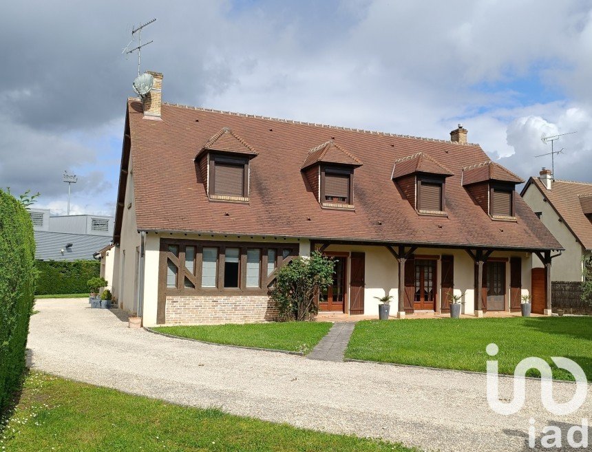 Traditional house 10 rooms of 300 m² in Romorantin-Lanthenay (41200)