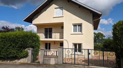 House 9 rooms of 120 m² in Oyonnax (01100)