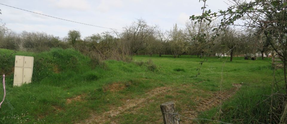 Land of 1,578 m² in Archigny (86210)