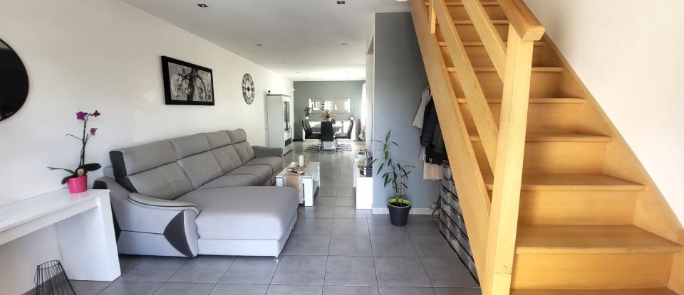 House 5 rooms of 97 m² in Saint-Jean-de-la-Ruelle (45140)