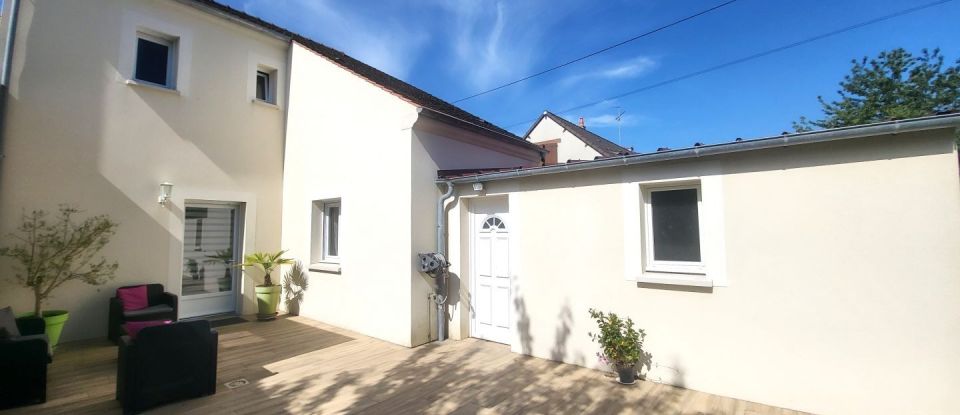 Maison 5 pièces de 97 m² à Saint-Jean-de-la-Ruelle (45140)