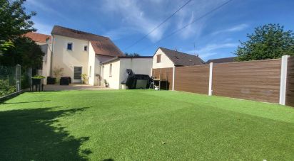 House 5 rooms of 97 m² in Saint-Jean-de-la-Ruelle (45140)