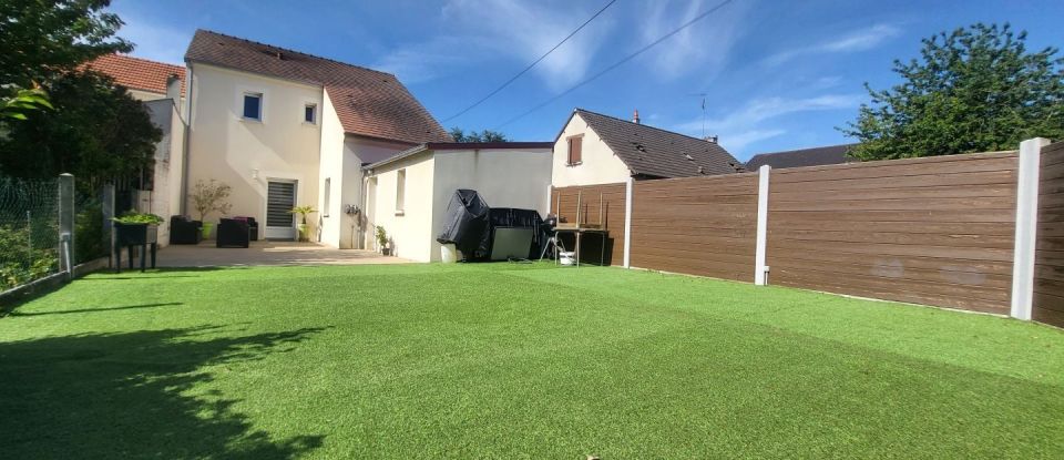 Maison 5 pièces de 97 m² à Saint-Jean-de-la-Ruelle (45140)