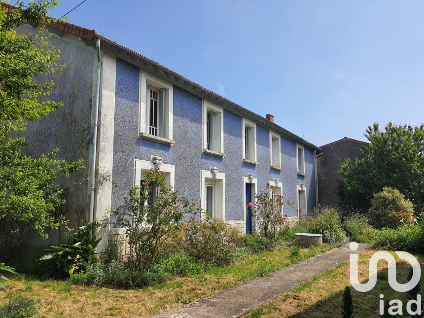 Vente Maison 262m² 8 Pièces à Landes (17380) - Iad France