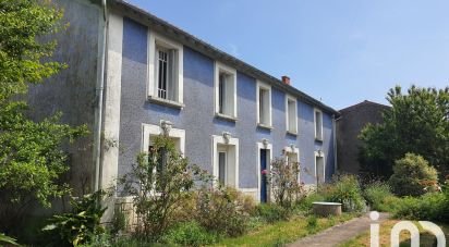 Farm 8 rooms of 262 m² in Landes (17380)