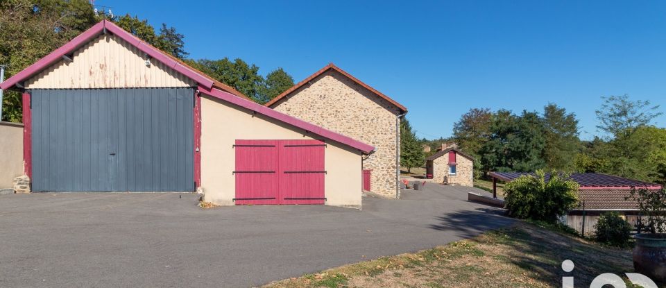 Maison 9 pièces de 165 m² à Saint-Léonard-de-Noblat (87400)