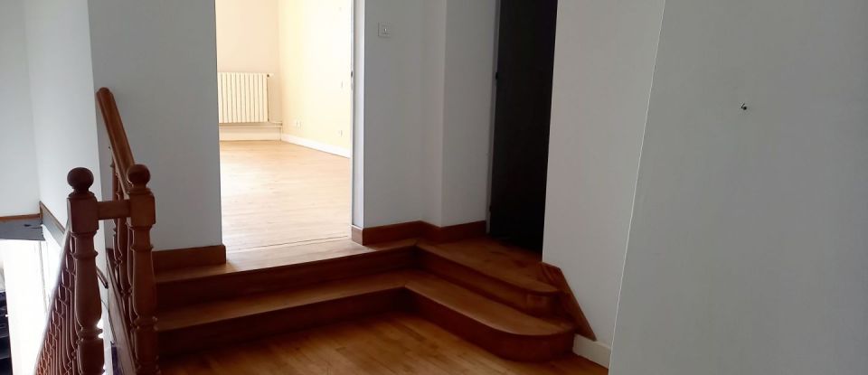 Maison 6 pièces de 160 m² à Saint-Sixte (47220)