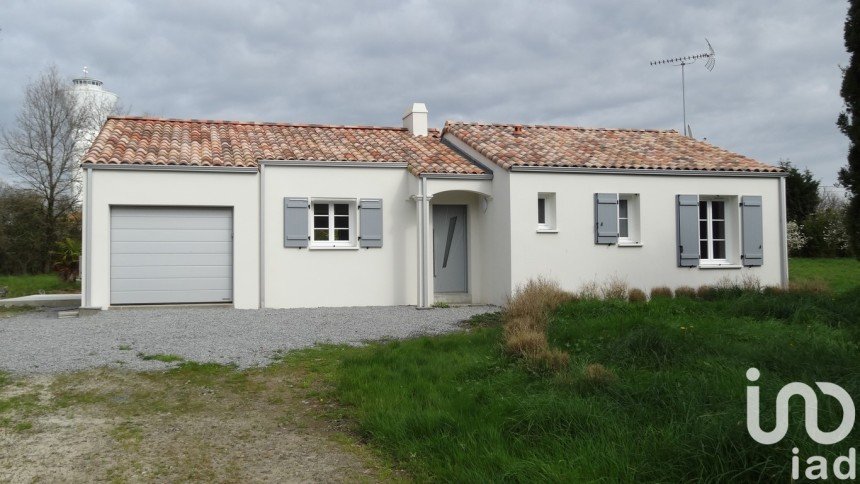 House 4 rooms of 100 m² in Apremont (85220)