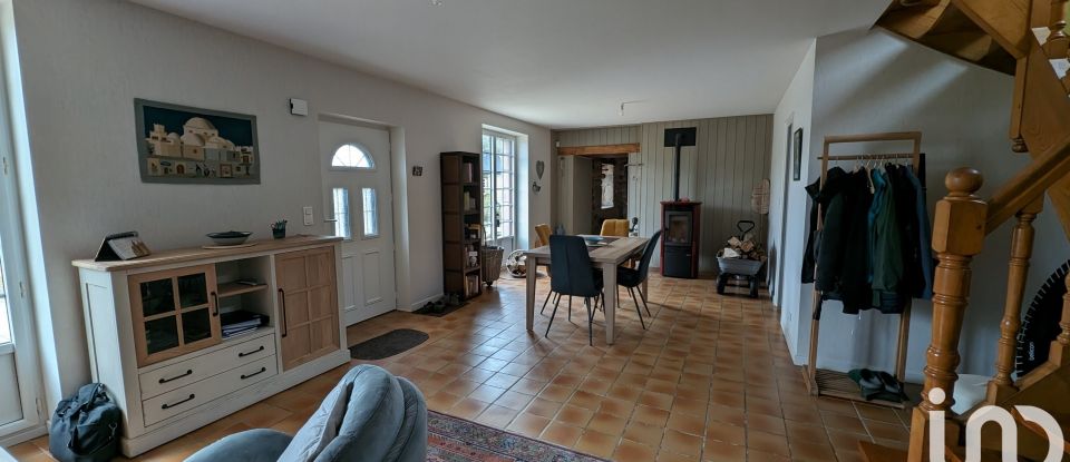 Longere 5 rooms of 140 m² in Berné (56240)