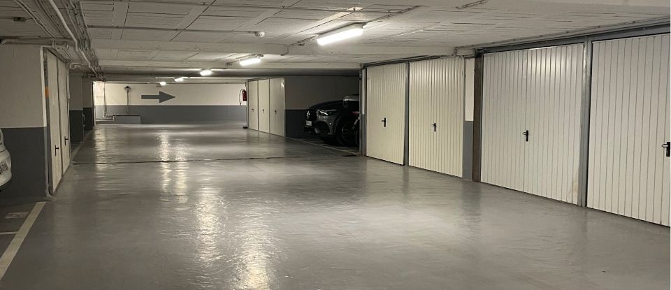 Parking/garage/box de 513 m² à Paris (75019)