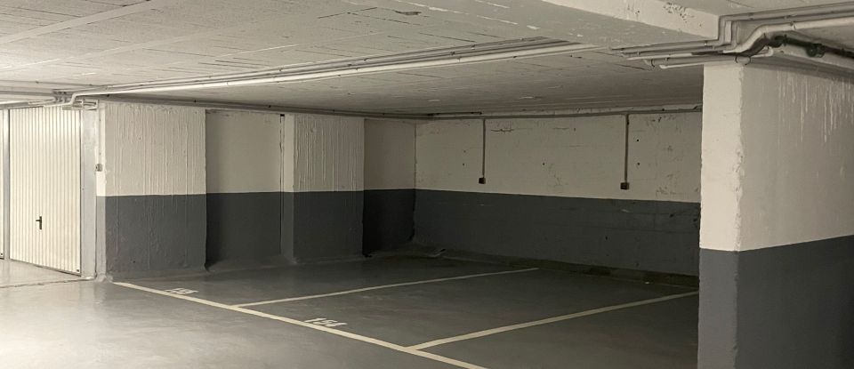 Parking/garage/box de 513 m² à Paris (75019)