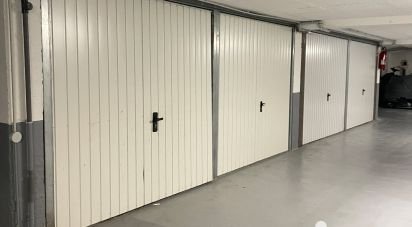 Parking/garage/box de 150 m² à Paris (75019)