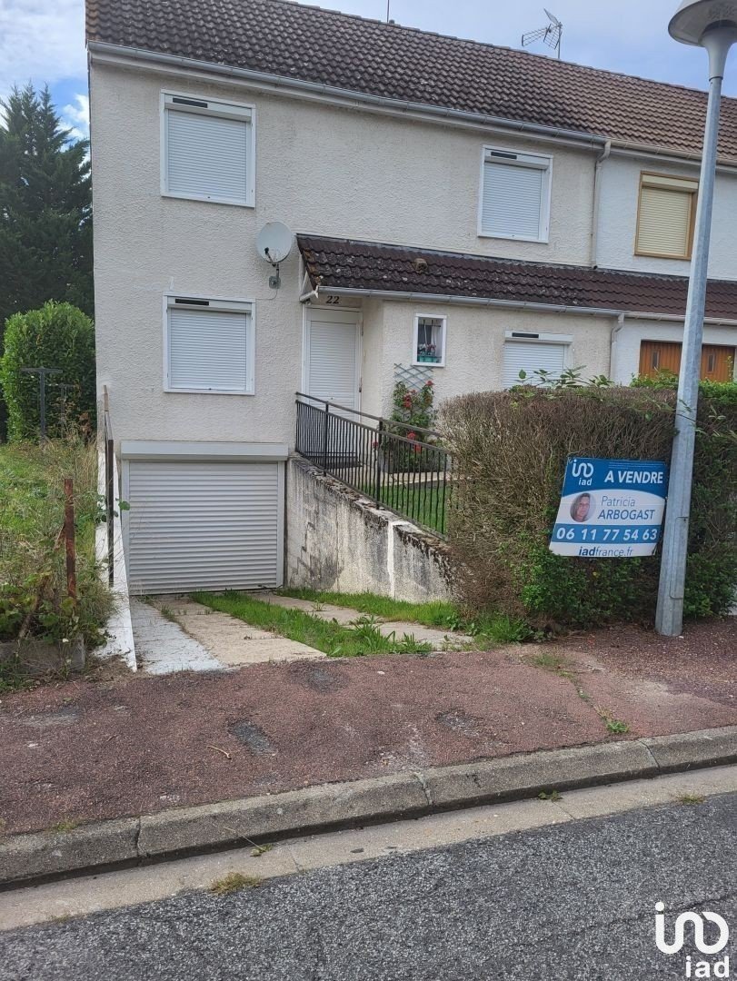 Maison 5 pièces de 88 m² à Pannes (45700)