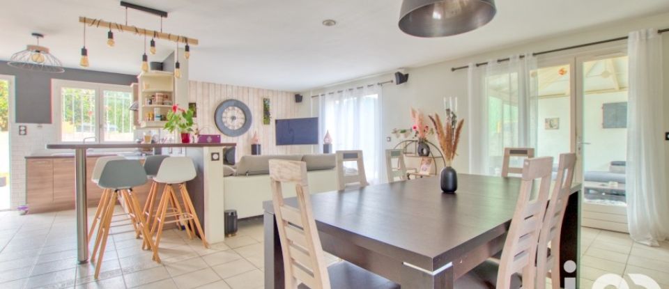 Maison 4 pièces de 140 m² à Ludon-Médoc (33290)