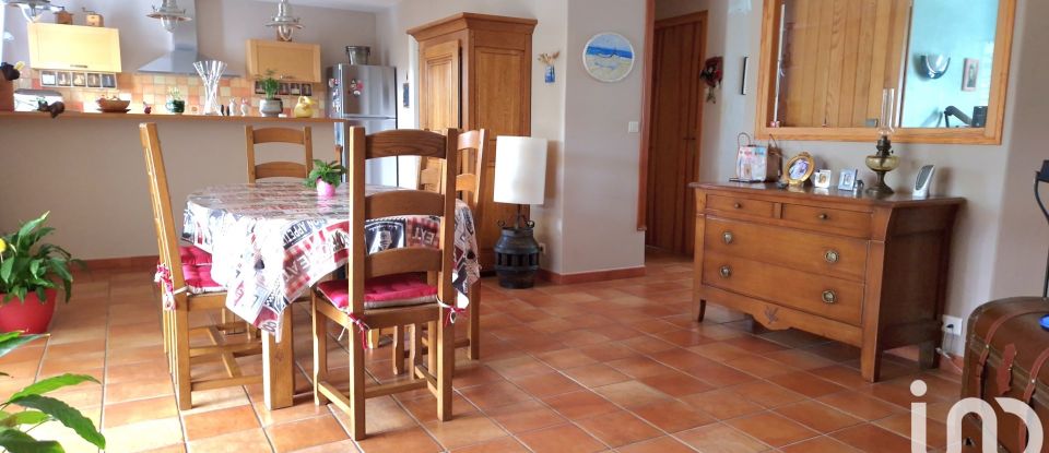 Traditional house 5 rooms of 109 m² in Saint-Jean-de-Monts (85160)