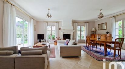 Traditional house 6 rooms of 180 m² in Aix-en-Provence (13100)