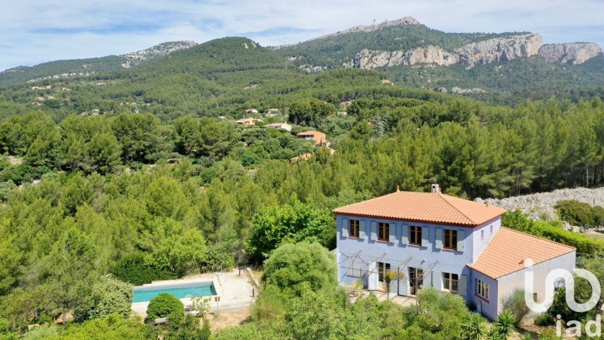 Maison d’architecte 6 pièces de 200 m² à Le Revest-les-Eaux (83200)