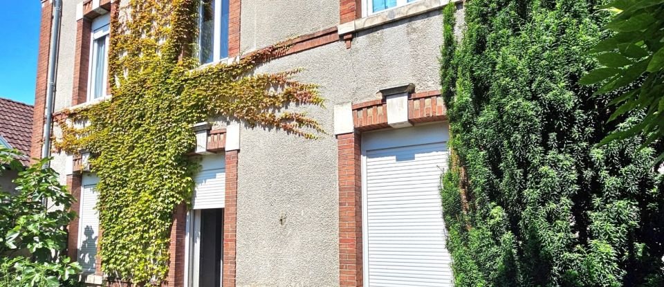 Maison traditionnelle 10 pièces de 208 m² à Gien (45500)