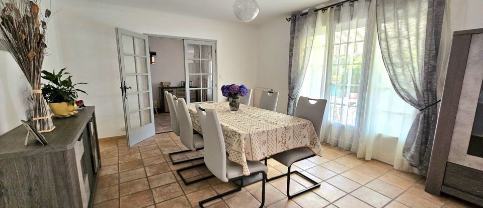 Maison 5 pièces de 105 m² à Le Luc (83340)