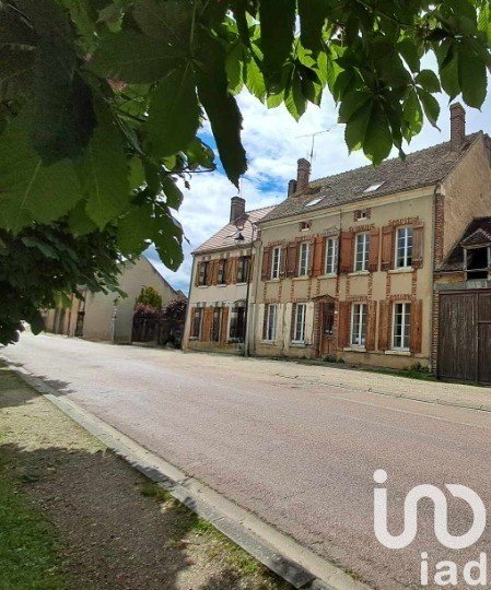 Village house 8 rooms of 199 m² in Ligny-le-Châtel (89144)