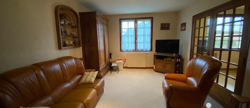 House 6 rooms of 110 m² in Azay-le-Brûlé (79400)