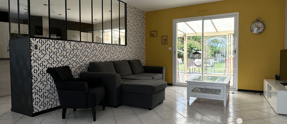 House 6 rooms of 150 m² in L'Absie (79240)