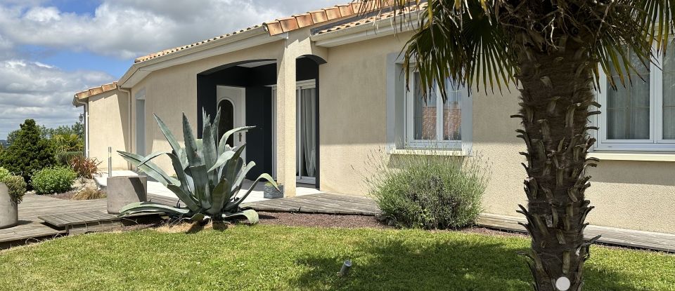 Maison 6 pièces de 150 m² à L'Absie (79240)