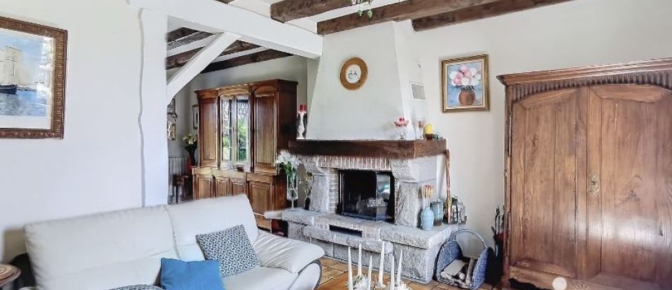 House 7 rooms of 135 m² in Saint-Carné (22100)