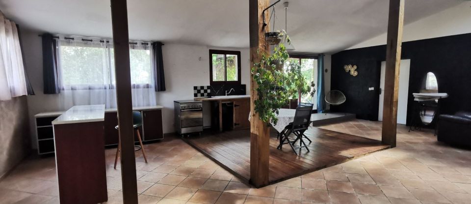 House 6 rooms of 236 m² in Saint-Gilles-les-Bois (22290)