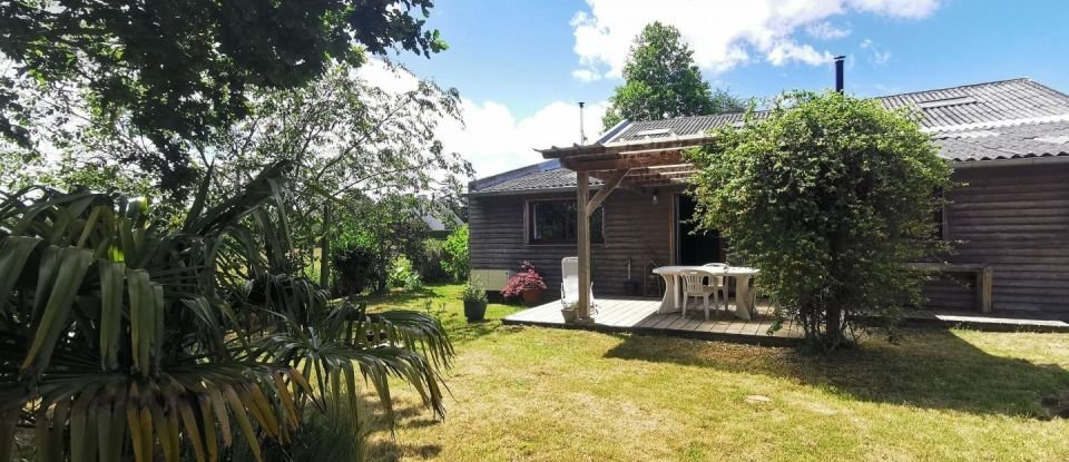 House 6 rooms of 236 m² in Saint-Gilles-les-Bois (22290)