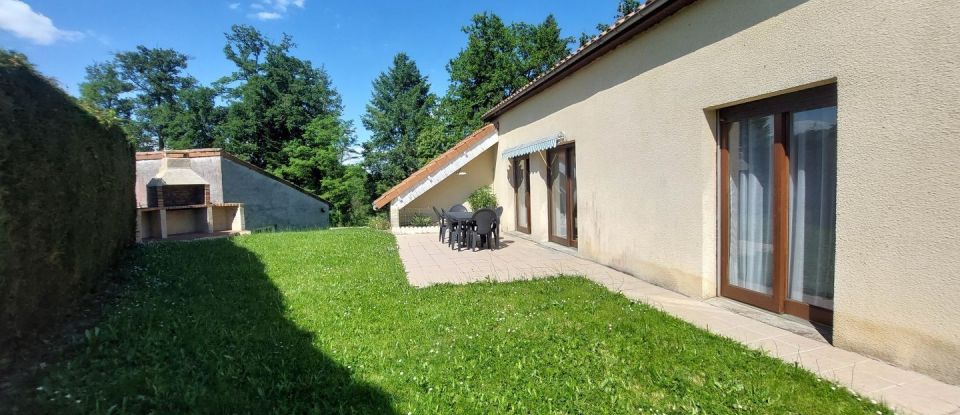 House 6 rooms of 116 m² in Chaptelat (87270)