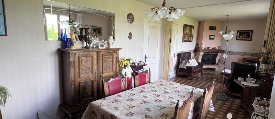 Traditional house 5 rooms of 101 m² in - (79220)