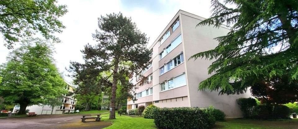 Appartement 4 pièces de 72 m² à Jouy-en-Josas (78350)