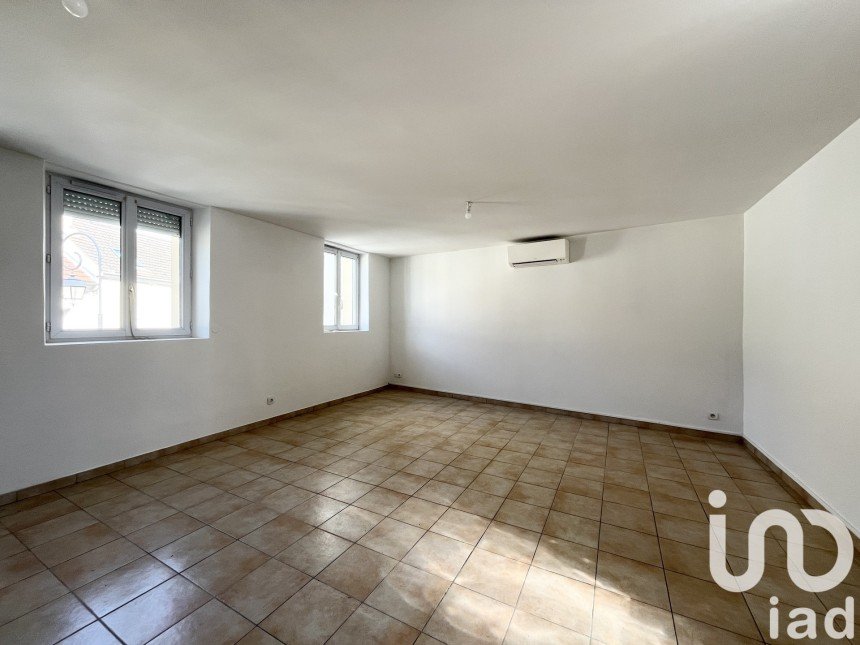 Duplex 2 rooms of 54 m² in Moisselles (95570)