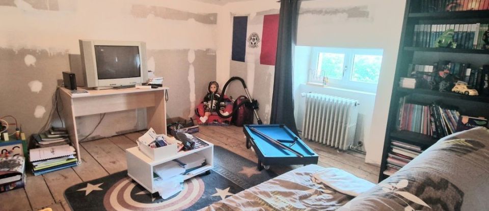 Maison 8 pièces de 250 m² à - (79320)