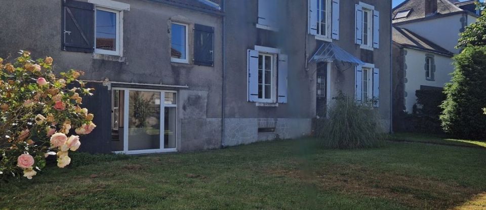 Maison 8 pièces de 250 m² à - (79320)