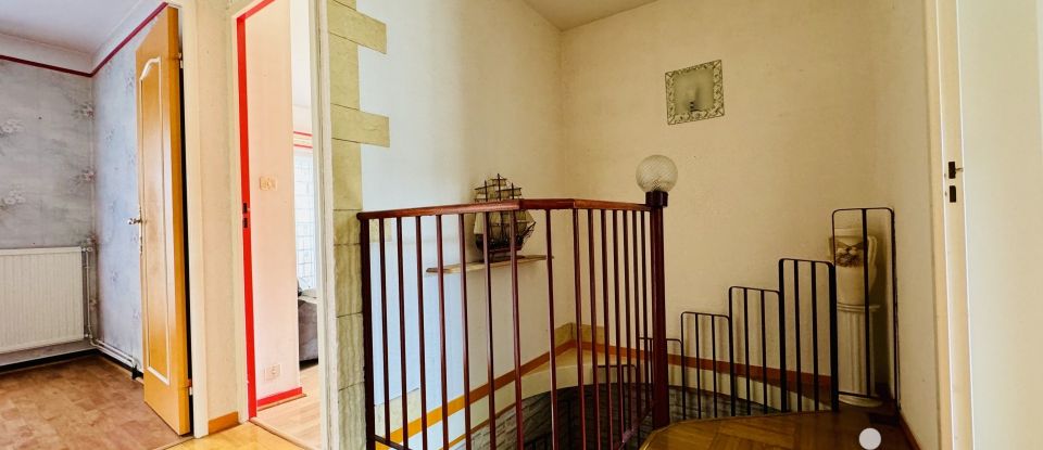 House 5 rooms of 99 m² in Chartres (28000)