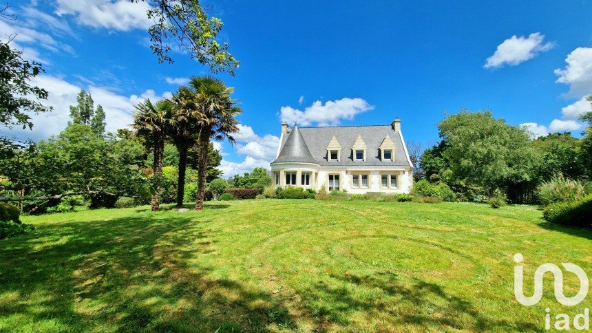 Maison d’architecte 11 pièces de 222 m² à Le Tour-du-Parc (56370)