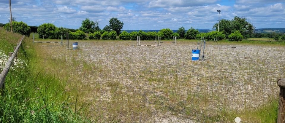 Haras 4 pièces de 113 m² à Coulanges (03470)