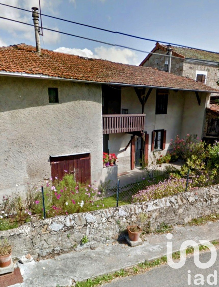 Traditional house 3 rooms of 87 m² in Souternon (42260)