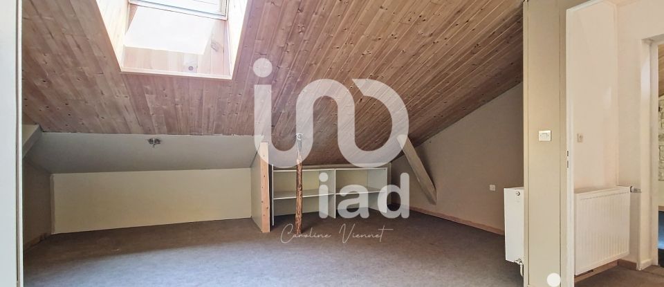 Appartement 5 pièces de 111 m² à Bois-d'Amont (39220)