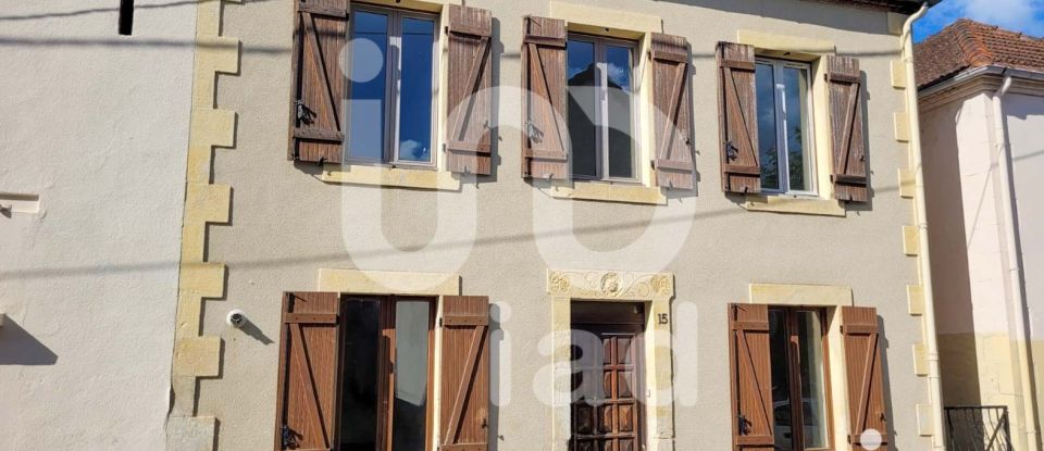 Village house 4 rooms of 87 m² in Désertines (03630)