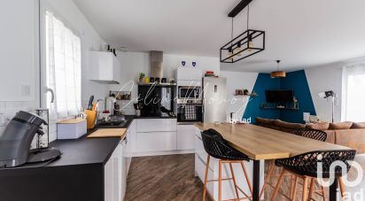 Maison 5 pièces de 100 m² à Nesmy (85310)