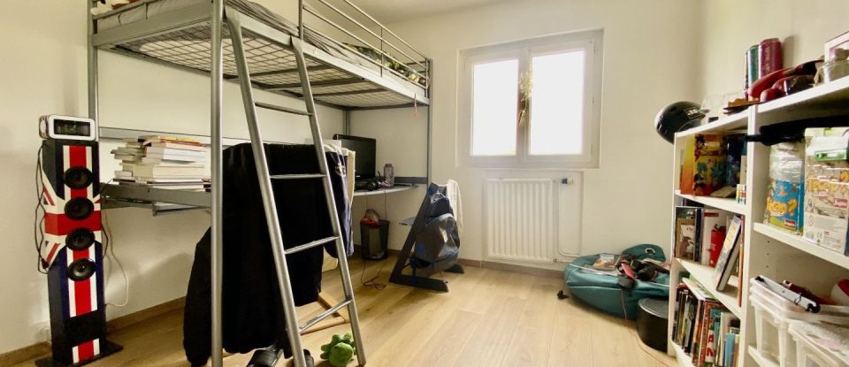 Maison 5 pièces de 79 m² à MALESHERBES (45330)