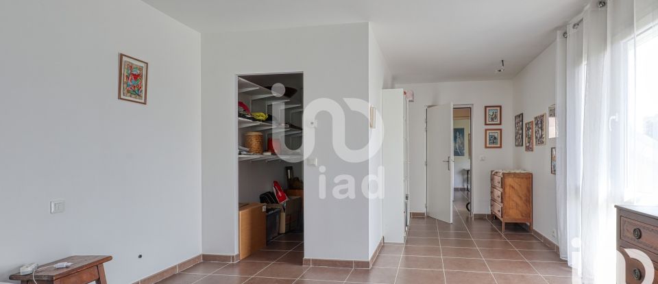 House 8 rooms of 196 m² in Antony (92160)