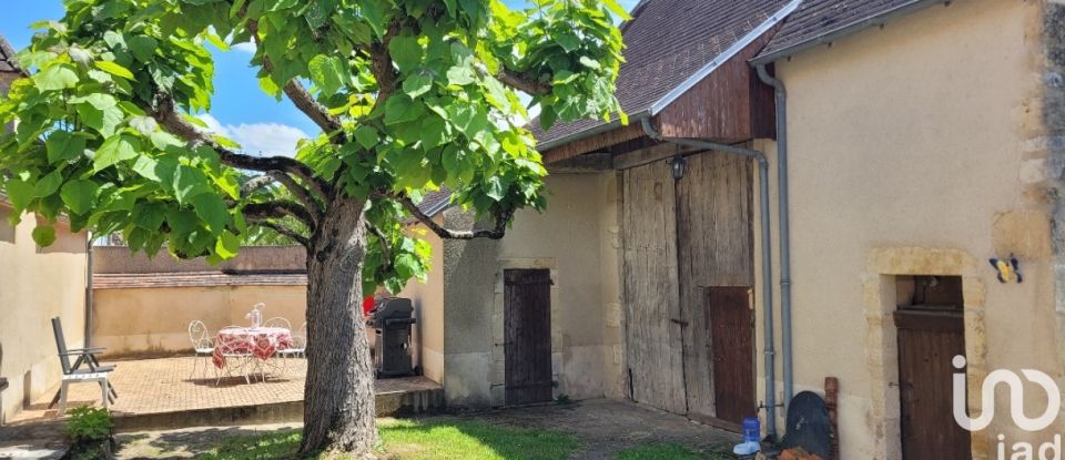 Traditional house 9 rooms of 185 m² in Saint-Amand-Montrond (18200)