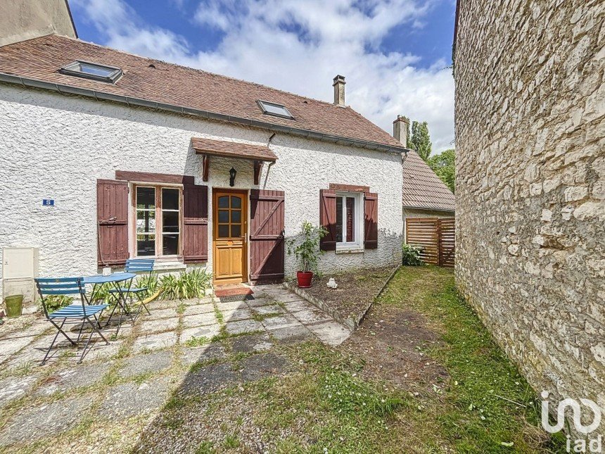 Maison 4 pièces de 80 m² à Sceaux-du-Gâtinais (45490)