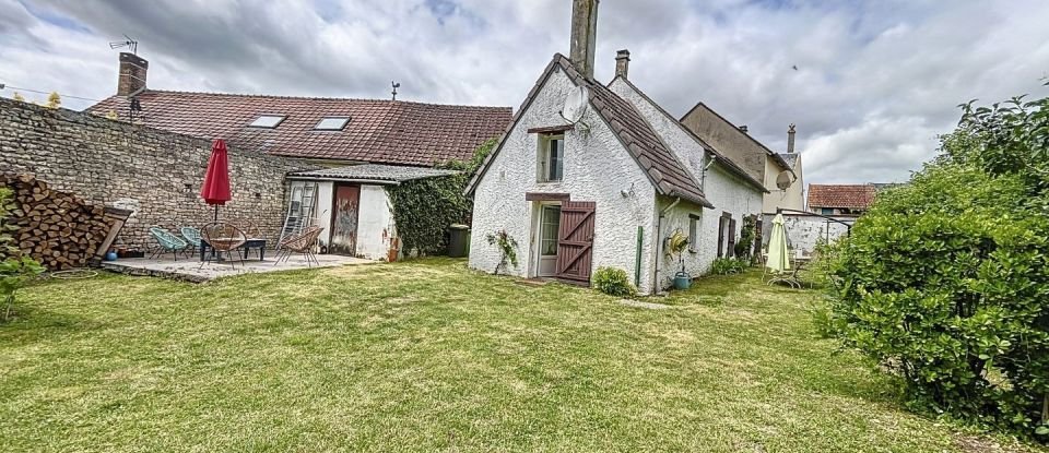 Maison 4 pièces de 80 m² à Sceaux-du-Gâtinais (45490)