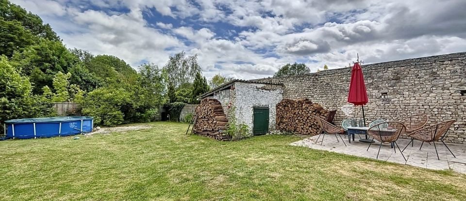 Maison 4 pièces de 80 m² à Sceaux-du-Gâtinais (45490)