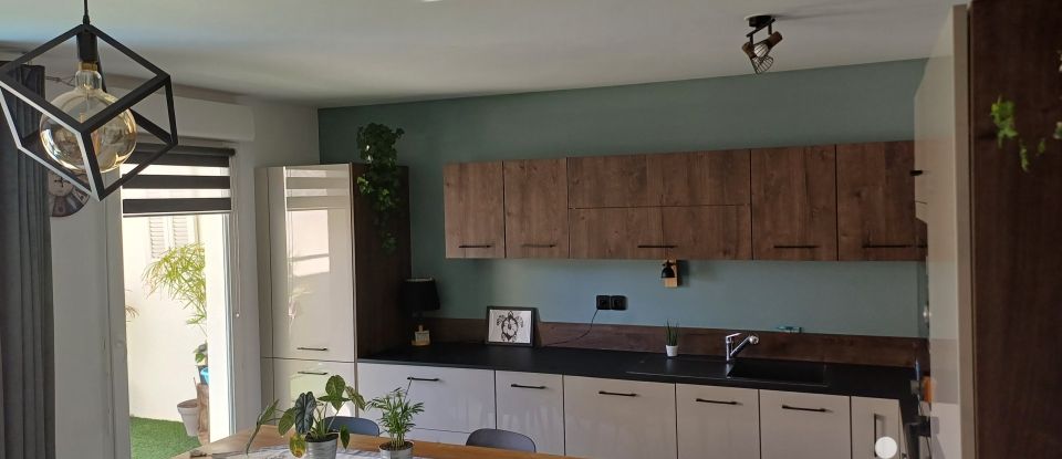 Appartement 3 pièces de 64 m² à Marseille (13004)